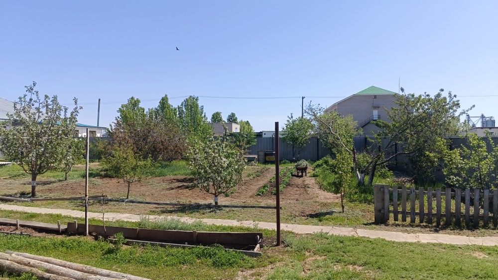 Үй сатылады, бағасы келісімді.