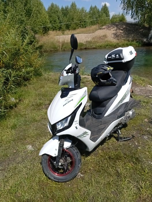 Продам скутер 150 кубов