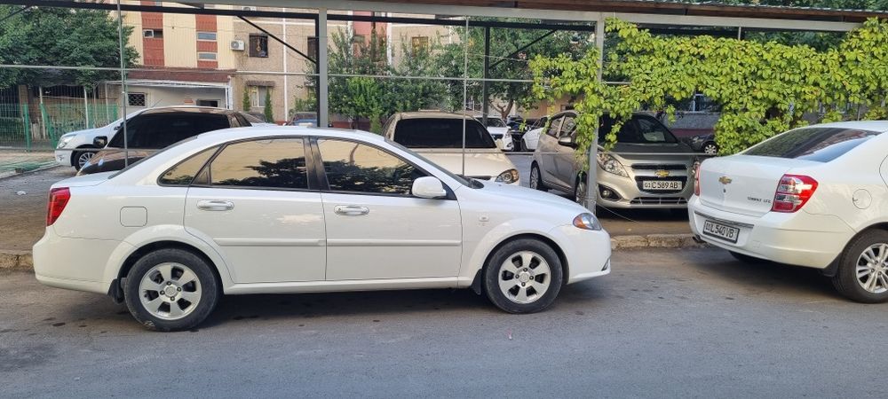 Продаётся жентра 2018 автомат.