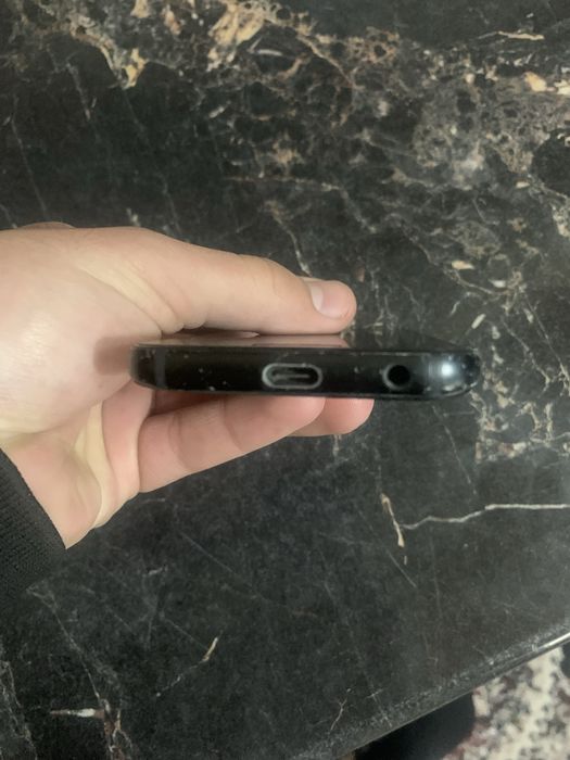 продается Samsung A3 2017 в хорошем состоянии