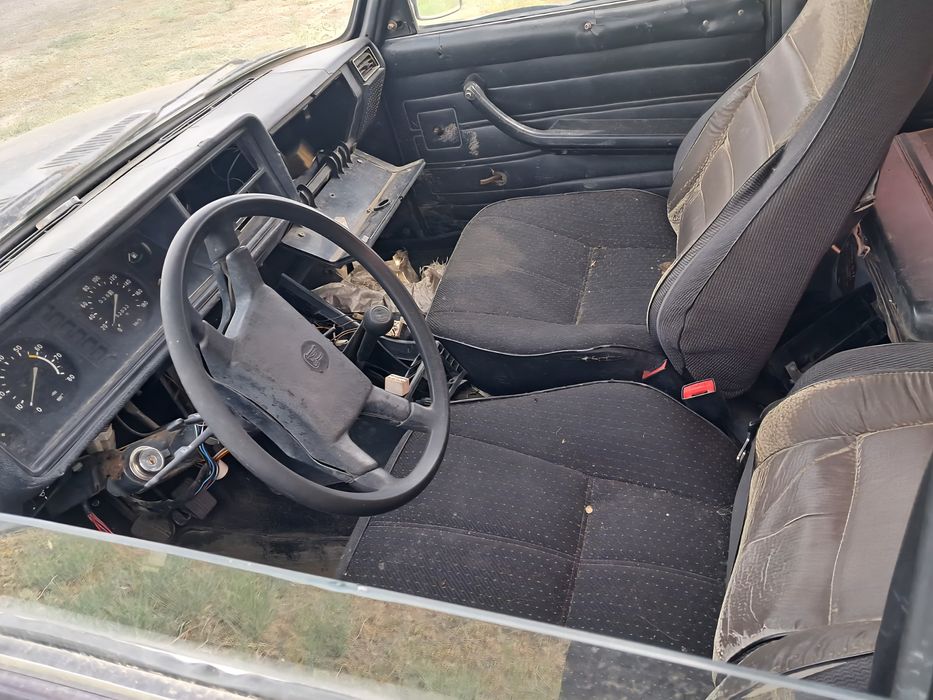 Автомобиль Лада 21074