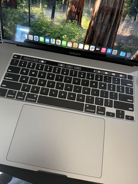 Macbook pro 16 inch 2019 touch bar i9 16gb 1 tb radeon pro 5500’