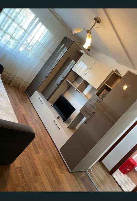 Închiriez apartament 3 camere