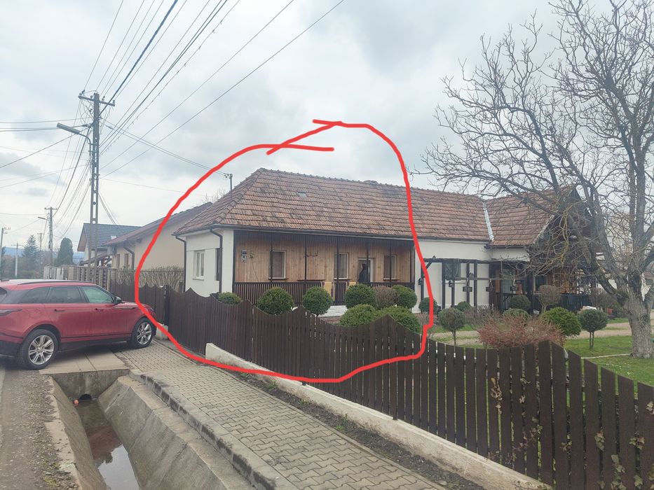 De vânzare casă cu 2 camere în Ernei, jud. Mureș
Vă propunem spre vânz