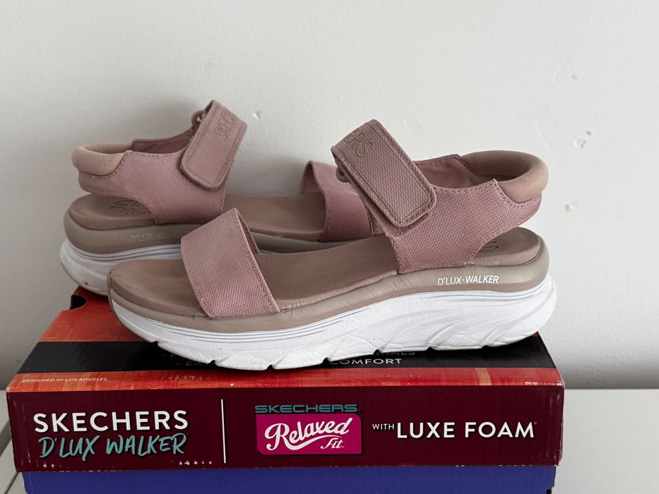 Sandale damă Skechers roz, măr. 38, foarte comode, stare excelentă