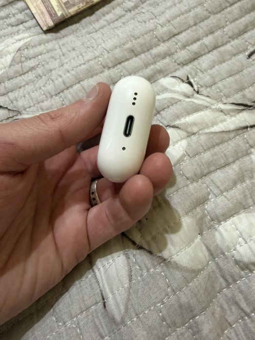 Продаются наушники airpods 4