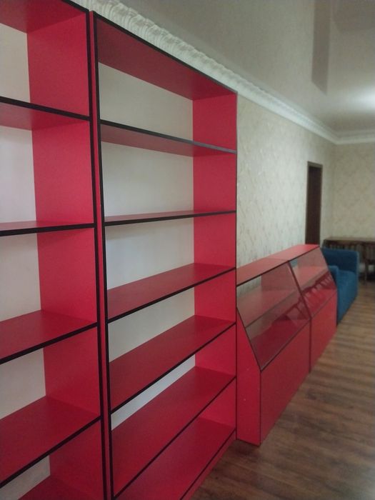 Витринные полки для косметики и прочее