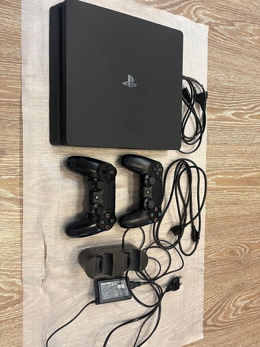 Плейстейшн 4 (PS4)