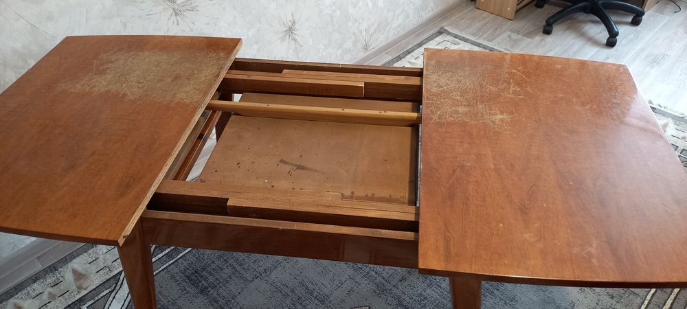 Продам стол раздвижной