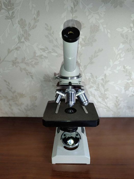 Продаётся микроскоп (антиквариат)  Biolam C-11. (СССР-1989г.)