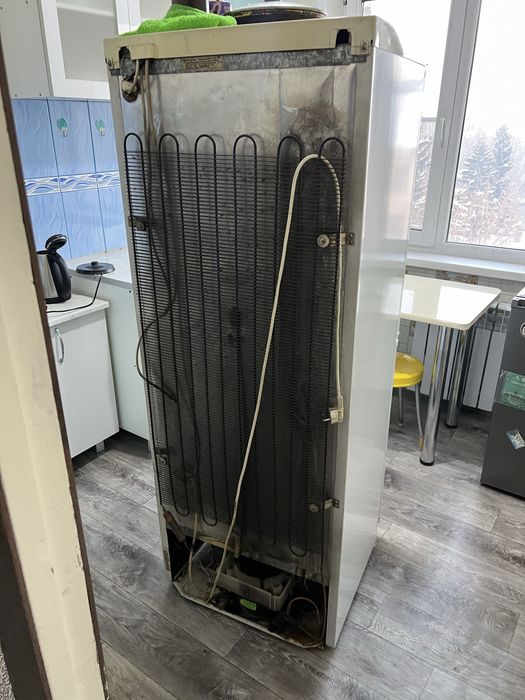 Холодильник белый