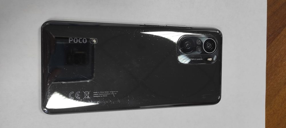 Продам смартфон POCO F3