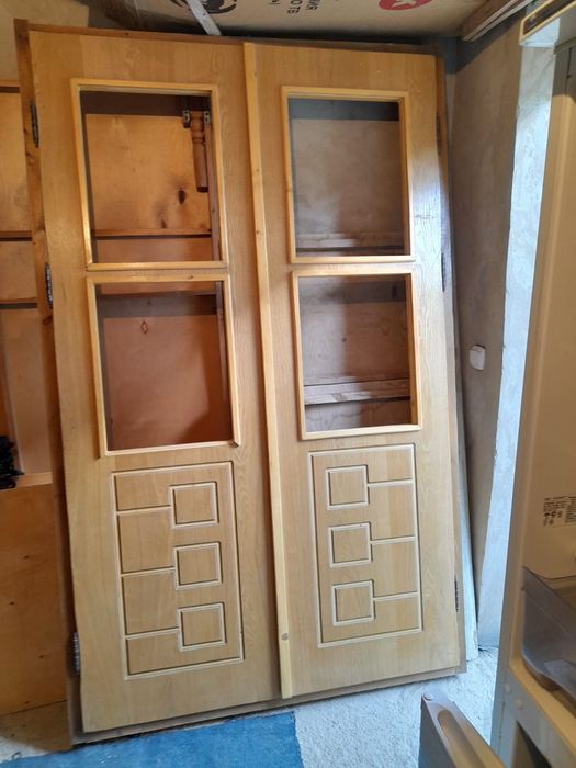 Двери Новые Дерево