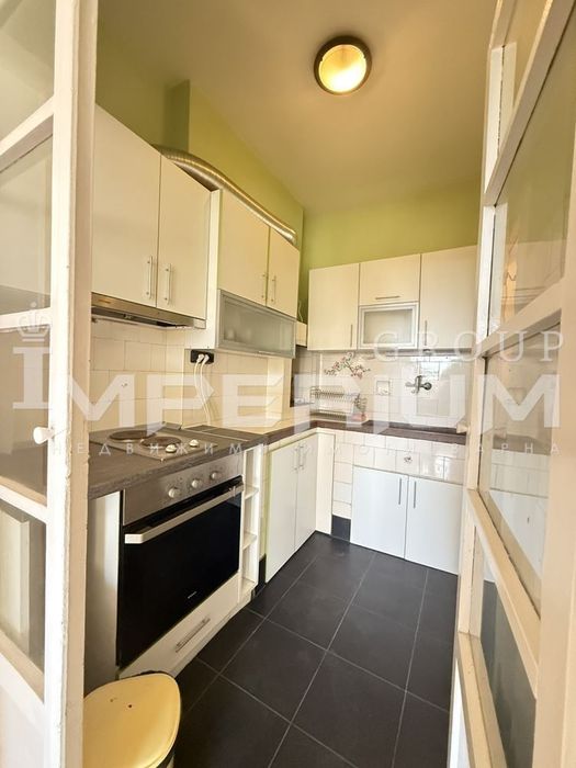 Дава се под наем Тристаен апартамент в Варна, Център - 100 кв.м за 510.51 € - Снимка #3