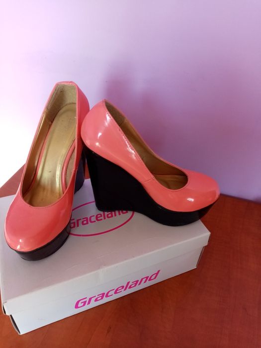 Vând Pantofi  Dama cu Platforma Mărimea 38 Italia