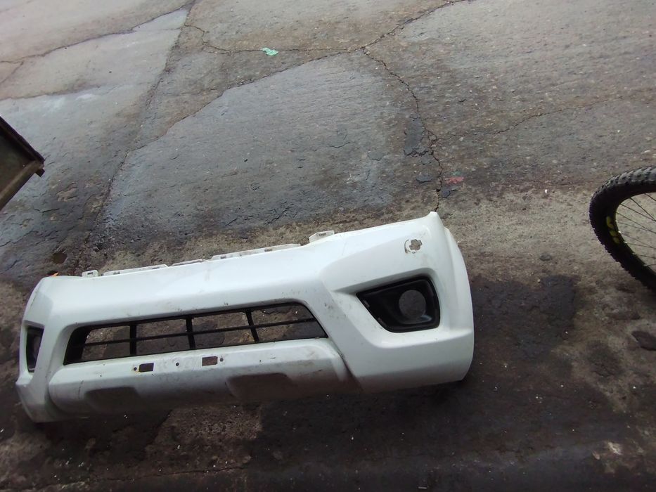 Предна броня за Nissan Navara