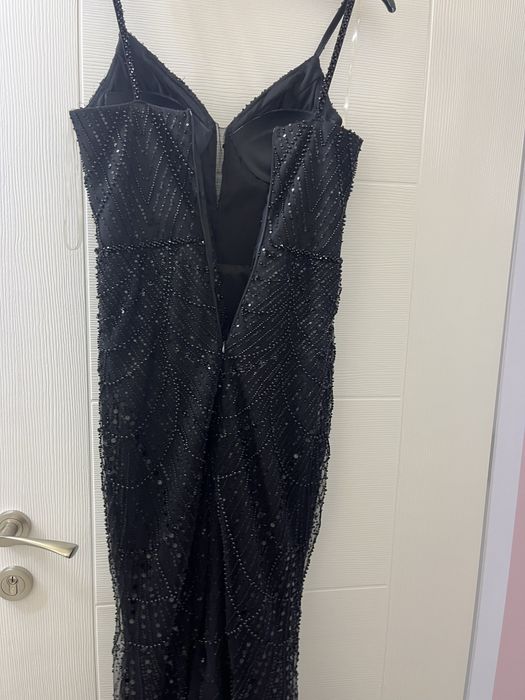 Черна бална рокля