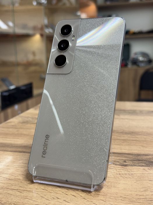 Телефон Realme C65