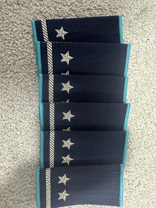 Продаеттся ушанки погоный