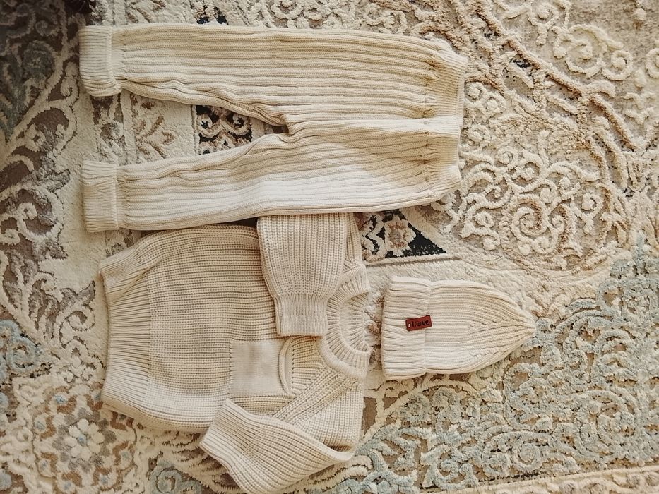Продам теплый костюм.