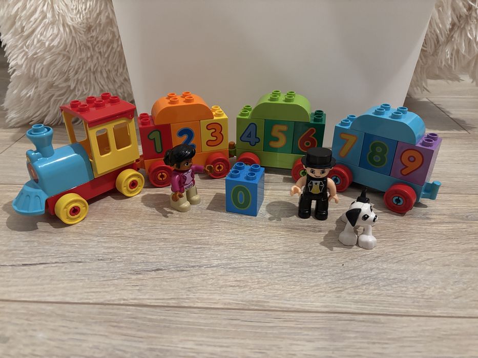 Trenulețul Numerelor LEGO Duplo – Set Educativ cu Vagoane și Cățeluș