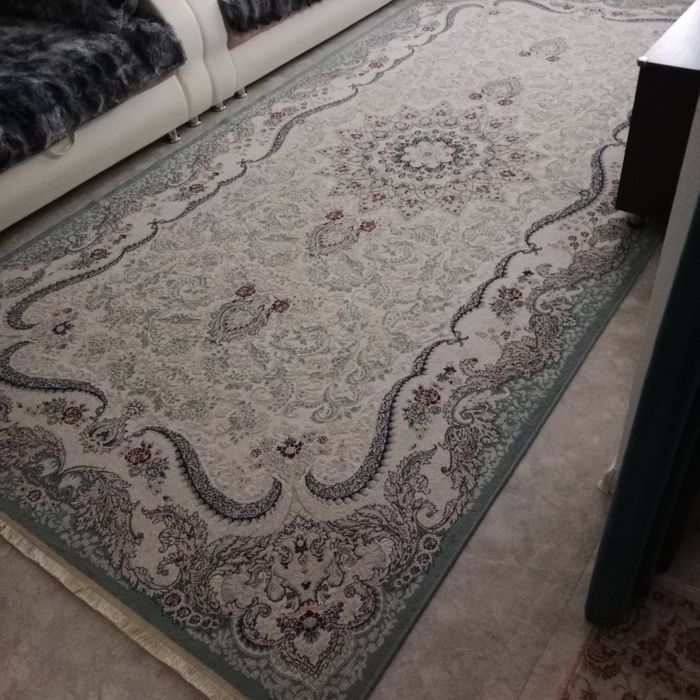 Продам красивый ковёр 2*4метра