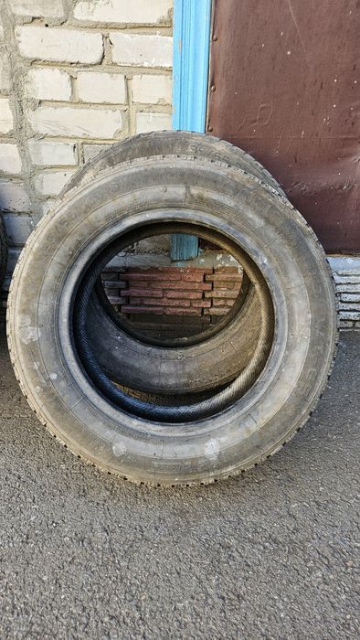 Продам 2 шины на 15