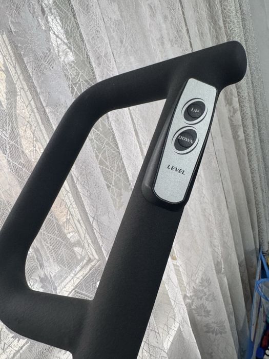 Продам Тренажер для ходьбы (Эллипс)