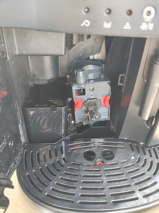 Expresor DeLonghi Magnifica