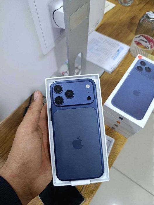 iPhone 17 Pro Max 4\64 sifat yaxshi arzochisi emas