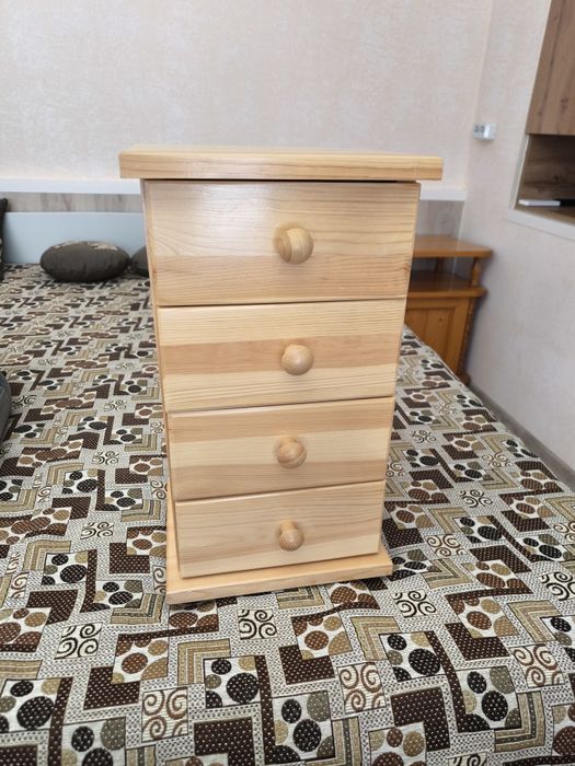 Нощно шкафче от дърво