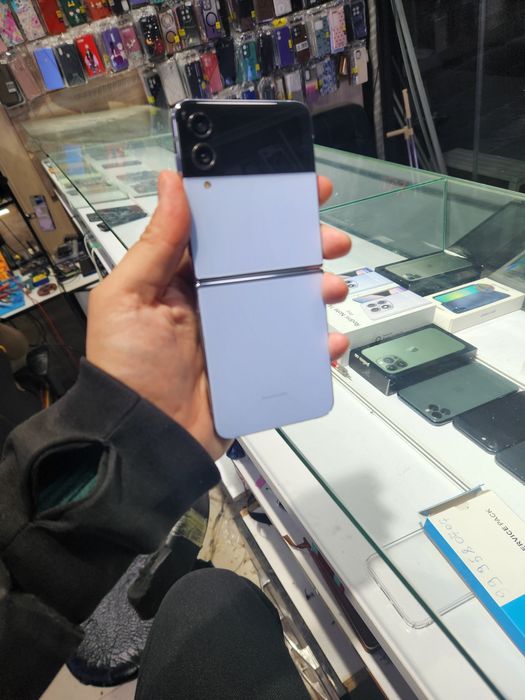 Iphone 14 Pro max Korpusida XSMAX va Samsung Galaxy Z flip4 keldi