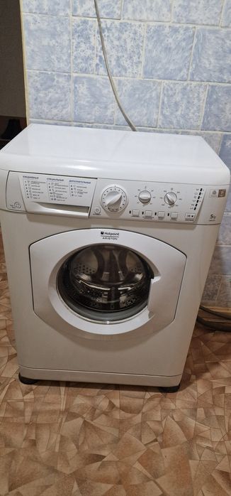 Стиральная машинка автомат Hotpoint Ariston