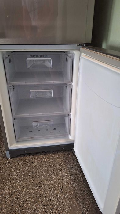 Хладилник с фризер Ariston Hotpoint