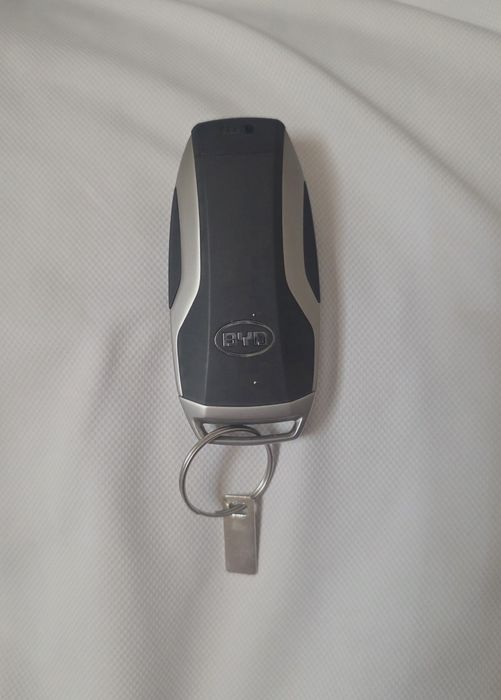 Продам пульт от марки BYD HAN