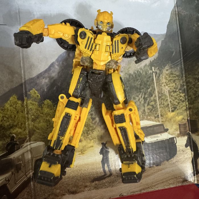 BE@RBRICK TRANSFORMERS BUMBLEBEE 1000％ transformers bumblebee second hand si noi de vanzare • Anunturi