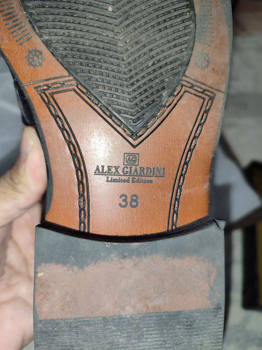 Продам туфли почти новые