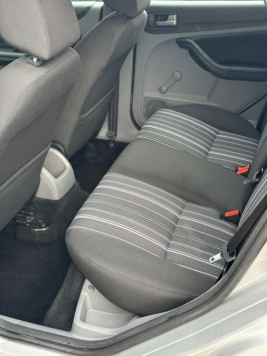 FORD Focus 2011 — imagine 5