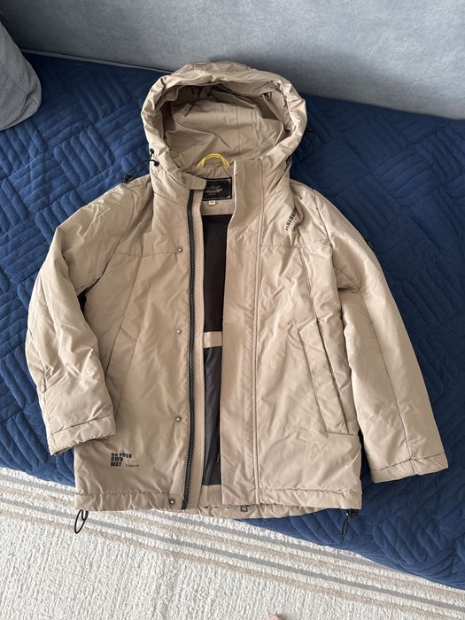 Продам куртку на мальчика