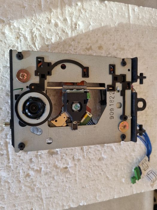 Laser Optic JVC original pt CD Player. Impecabil.