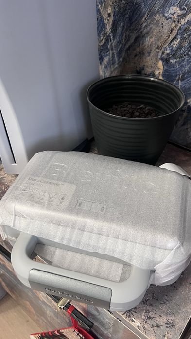 Вафельница Breville VST072