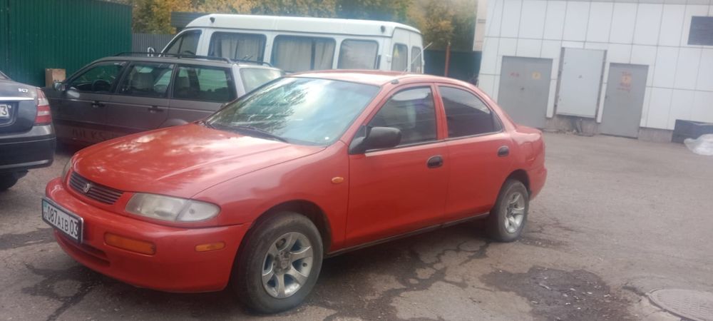Mazda Lantis (323)