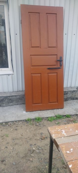 Есік сатылады,ағаш есік.сыртқы.