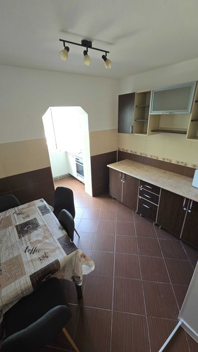 inchiriez apartament Girocului