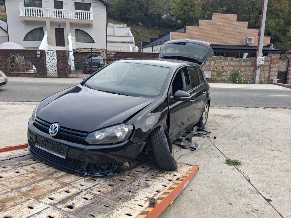golf 6 avariat si peugeot 206 de vânzare