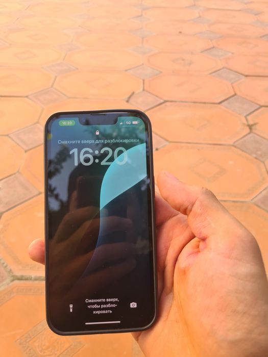 iphone 13.  256GB