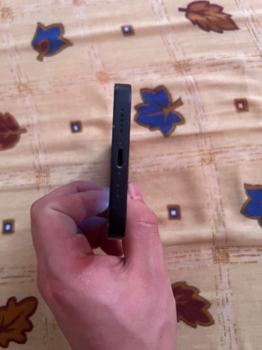 Продам айфон 13 в отличном состояние