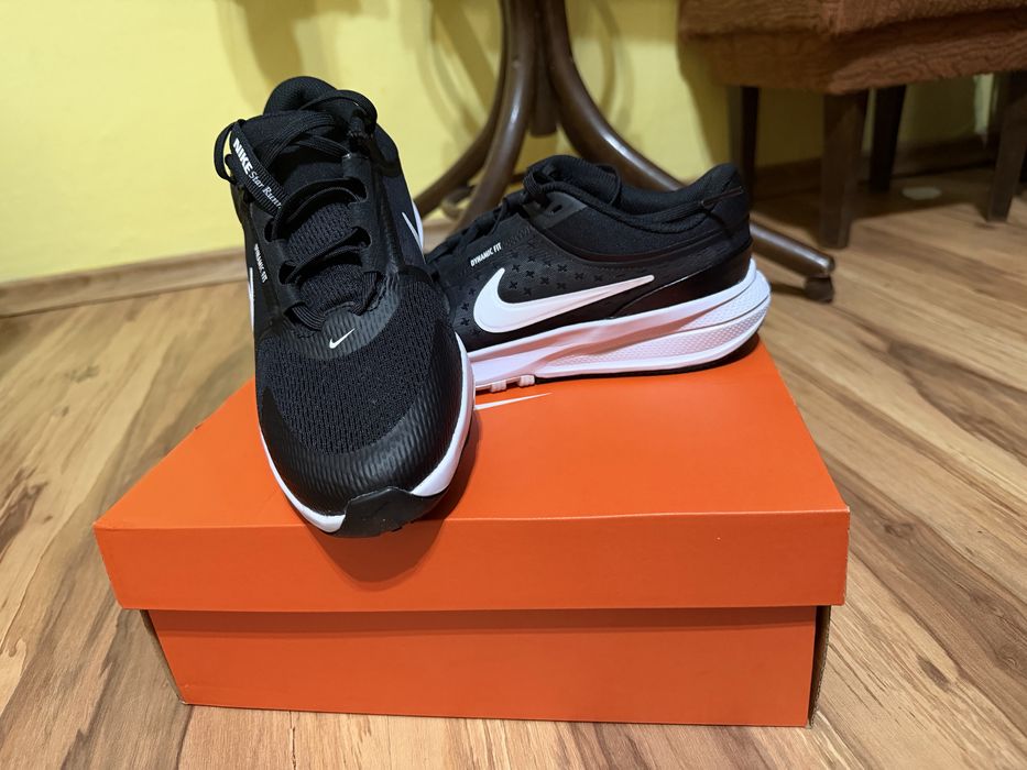 Дамски маратонки Nike