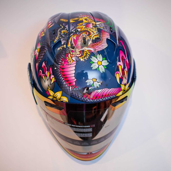 Каска за мотор пистов , скутер , ел. тротинетка др. ( Размер М 57-58 )