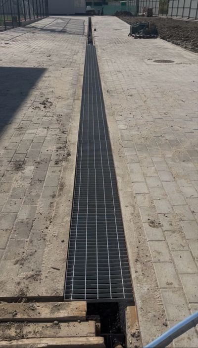 Trepte zincate durabile și sigure